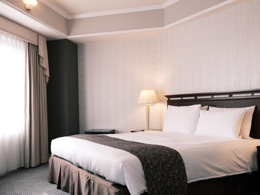 Kurashiki Royal Art Hotel Екстер'єр фото